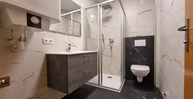 Apartman Mikulan Nara Priz – s terasom, 350 m od plaže