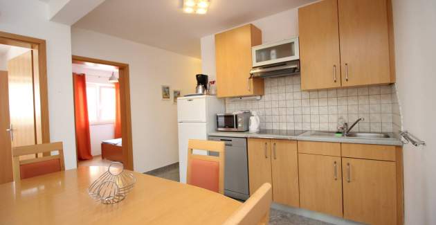 Apartman Mikulan Nara Priz – s terasom, 350 m od plaže