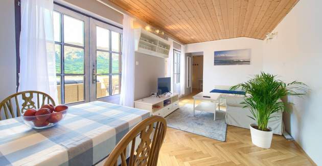 Apartment Nana K2 - with Sea View and private BBQ