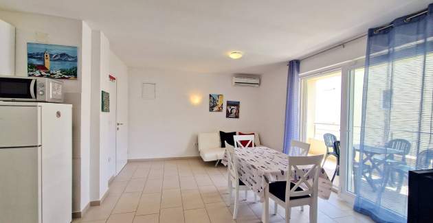 Apartment Pavlakovic - with Balcony and Parking