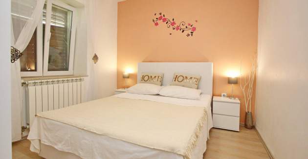 Apartment Lana priz - near the Center and the Beach