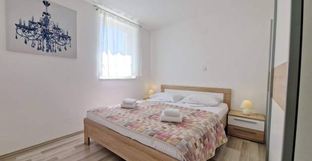 Apartment Slabek - with Balcony, 300 m from the Beach