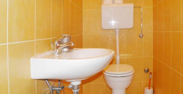 Apartment Starcevic-Filipovic with a Backyard and BBQ, 150 m from the Beach