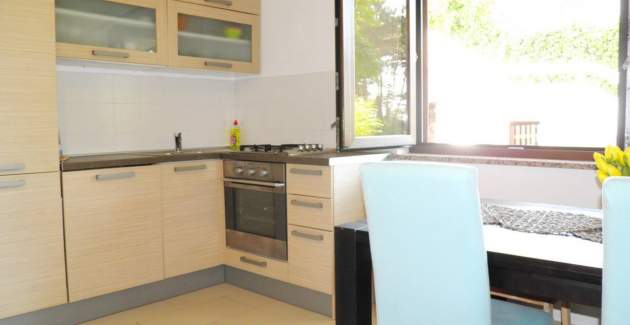 Apartment Starcevic-Filipovic with a Backyard and BBQ, 150 m from the Beach