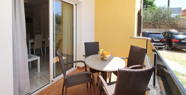Charming Apartment Sunshine No.3 - with Balcony, 300 m from the Beach