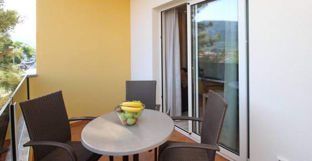 Charming Apartment Sunshine No.4 - with balcony, 300 m from the Beach