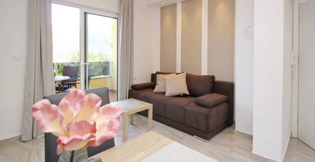 Charming Apartment Sunshine No.4 - with balcony, 300 m from the Beach