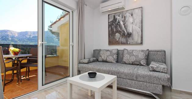 Charming Apartment Sunshine No.5 - with Balcony, 300 m from the Beach