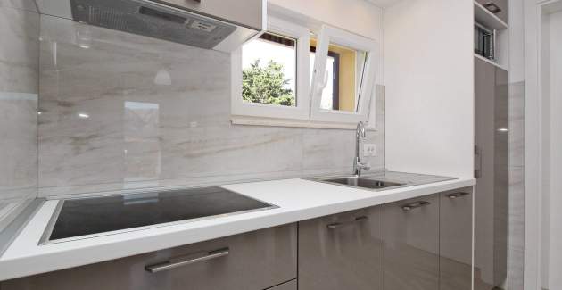 Charming Apartment Sunshine No.5 - with Balcony, 300 m from the Beach