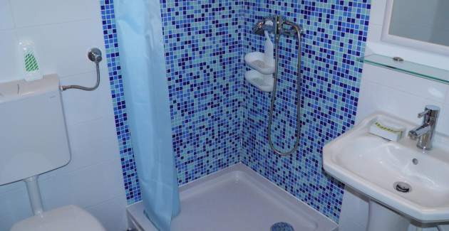 Apartment Valic (stari) - near the Center, 250m from the Beach