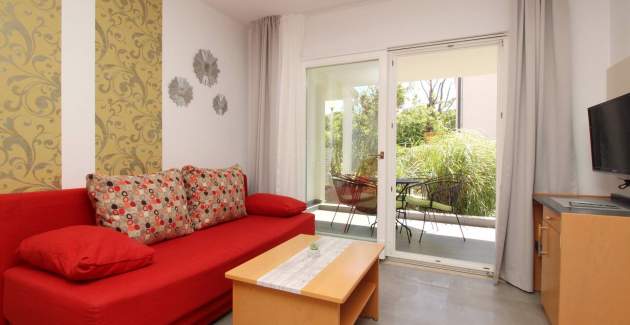 Apartment complex Villas Corinthia 1 - Top Location, 100m from the Beach, surrounded by Greenery