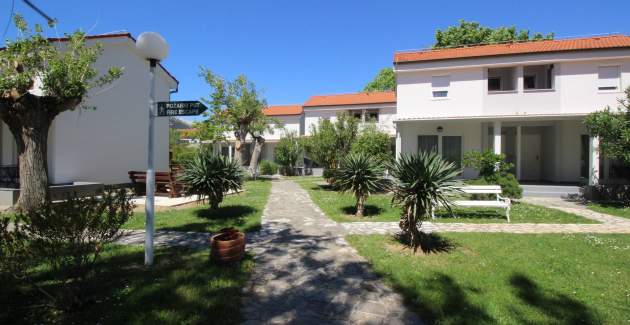 Apartment complex Villas Corinthia 1 - Top Location, 100m from the Beach, surrounded by Greenery