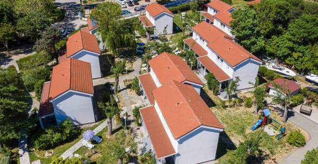 Apartment complex Villas Corinthia 2 - Top Location, 100m from the Beach, surrounded by Greenery