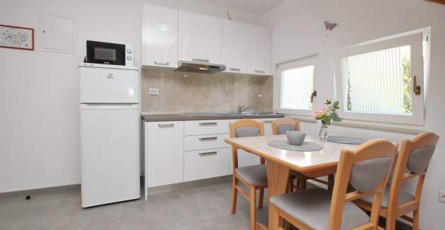 Apartment complex Villas Corinthia 3 - Top Location, 100m from the Beach, surrounded by Greenery