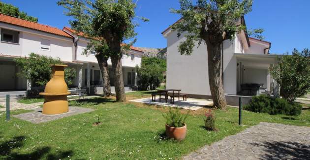 Apartment complex Villas Corinthia 6 - Top Location, 100m from the Beach, surrounded by Greenery