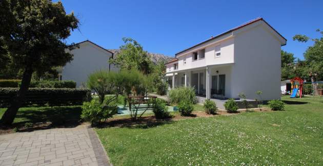 Apartment complex Villas Corinthia 8 - Top Location, 100m from the Beach, surrounded by Greenery