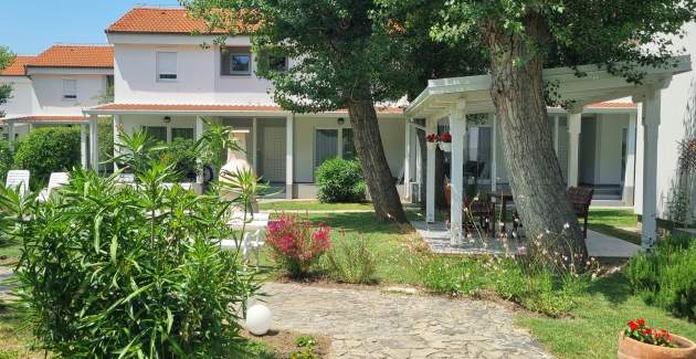 Apartment complex Villas Corinthia 10 - Top Location, 100m from the Beach, surrounded by Greenery