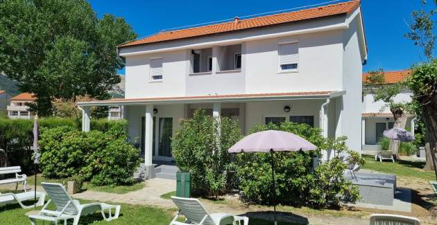 Apartment complex Villas Corinthia 10 - Top Location, 100m from the Beach, surrounded by Greenery