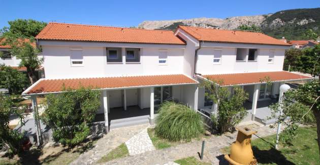 Apartment complex Villas Corinthia 10 - Top Location, 100m from the Beach, surrounded by Greenery