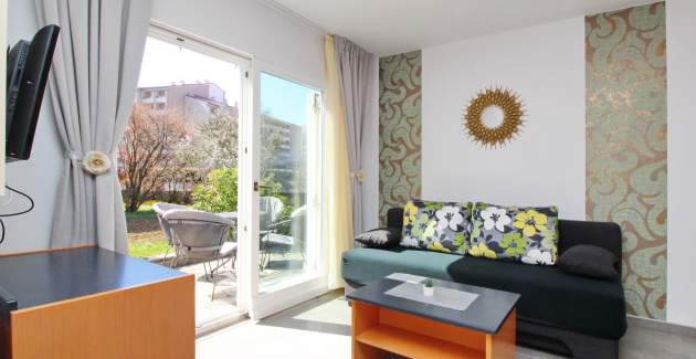 Apartment complex Villas Corinthia 10 - Top Location, 100m from the Beach, surrounded by Greenery