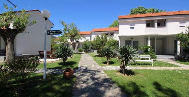 Apartment complex Villas Corinthia 11 - Top Location, 100m from the Beach, surrounded by Greenery