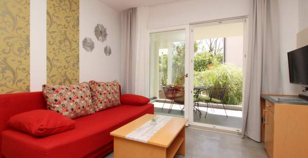 Apartment complex Villas Corinthia 11 - Top Location, 100m from the Beach, surrounded by Greenery