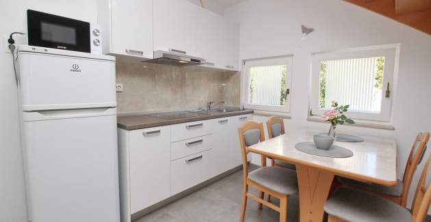 Apartment complex Villas Corinthia 11 - Top Location, 100m from the Beach, surrounded by Greenery