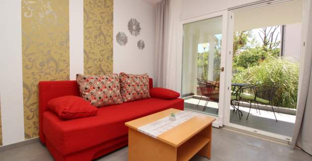 Apartment complex Villas Corinthia 12 - Top Location, 100m from the Beach, surrounded by Greenery