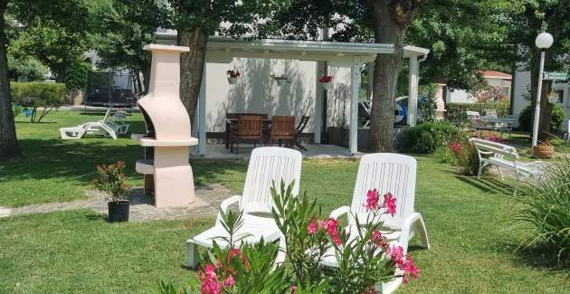 Apartment complex Villas Corinthia 12 - Top Location, 100m from the Beach, surrounded by Greenery