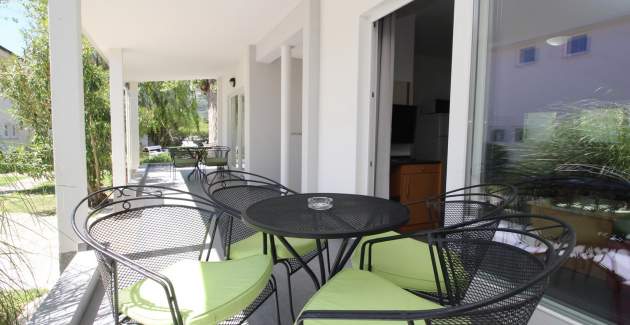 Apartment complex Villas Corinthia 19 - Top Location, 100m from the Beach, surrounded by Greenery