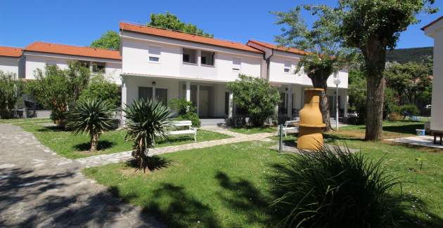 Apartment complex Villas Corinthia 20 - Top Location, 100m from the Beach, surrounded by Greenery