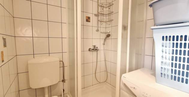 Apartment Vlahinja - with Balcony, 100m from the Beach