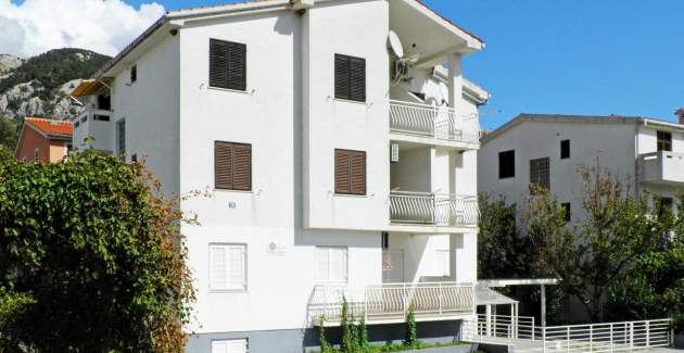 Studio Vranic - with Balcony, 450m from the Beach