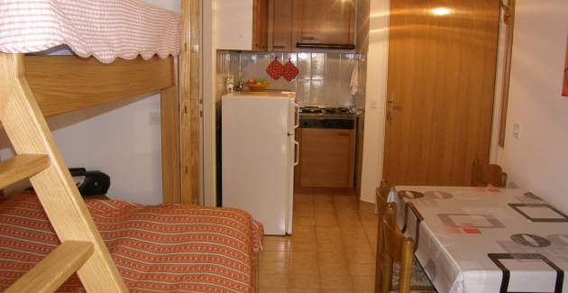 Studio Vranic - with Balcony, 450m from the Beach