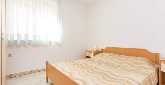 Apartment Zic No.3 - with Terrace, 350 m from the Beach