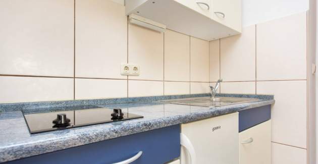 Apartment Mrakovcic No.4 - with Balcony, 350 m from the Beach