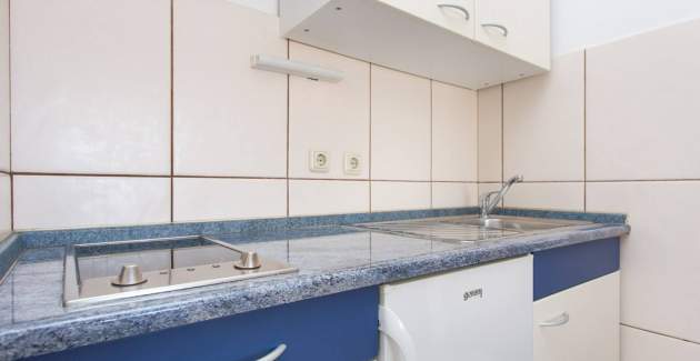 Apartment Zic No.5 - with Balcony, 350 m from the Beach