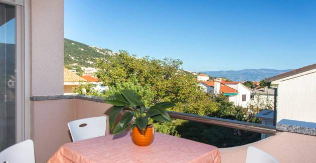 Apartment Zic No.5 - with Balcony, 350 m from the Beach