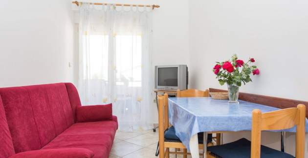 Apartment Zic No.5 - with Balcony, 350 m from the Beach