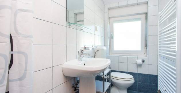 Apartment Zic No.5 - with Balcony, 350 m from the Beach