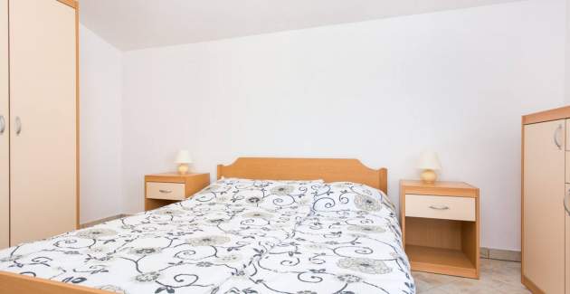 Apartment Zic No.5 - with Balcony, 350 m from the Beach