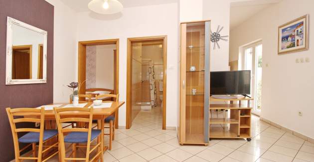 Apartment Limun 1 - with Terrace, 350m from the Beach 