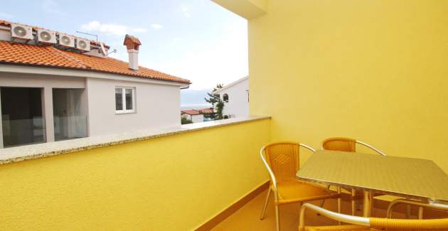 Apartment Limun 2 - with Balcony, 350m from the Beach