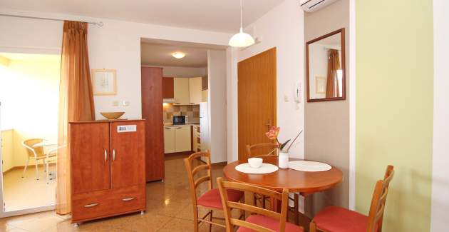 Apartment Limun 3 - with Balcony, 350m from the Beach