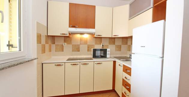 Apartment Limun 3 - with Balcony, 350m from the Beach