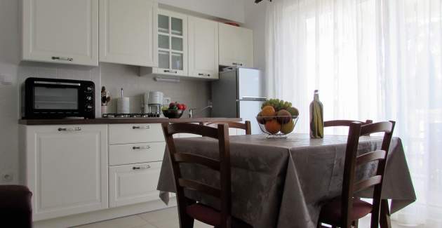 Appartamento Zeljka – 15 m dal mare, vista mare