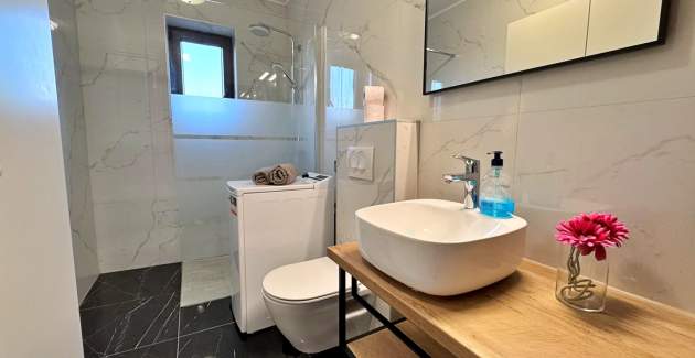 Apartment Katarina 2 – Sea View, Pet-Friendly