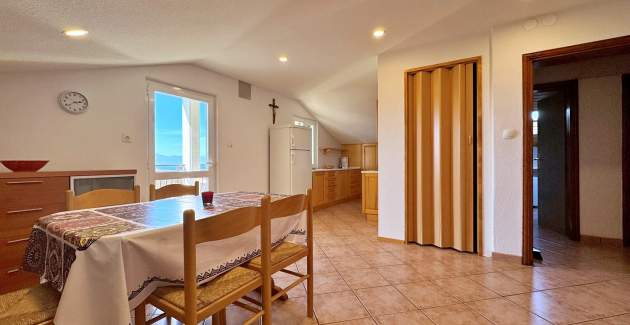 Apartments Pavle 3 - Attic, Sea View