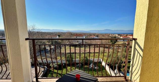 Apartments Pavle 3 - Attic, Sea View