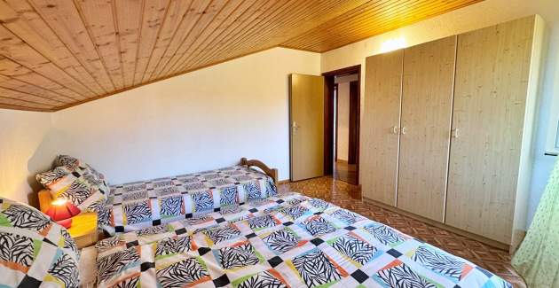 Apartments Pavle 3 - Attic, Sea View